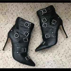 STEVE MADDEN KENDALL & KYLIE BOOTIES SIZE 8.5